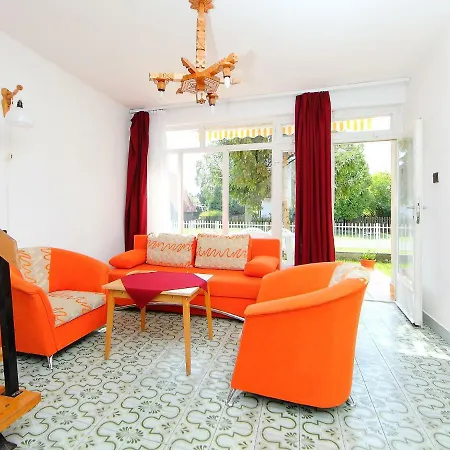 Holiday Balaton H332 度假居 *